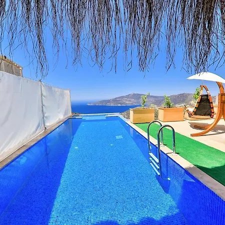 Luxury 2 Bed With Infinity Pool & Sea Views Villa