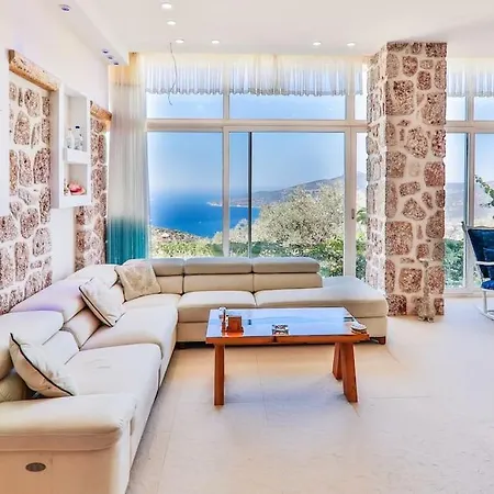Luxury 2 Bed With Infinity Pool & Sea Views Villa *