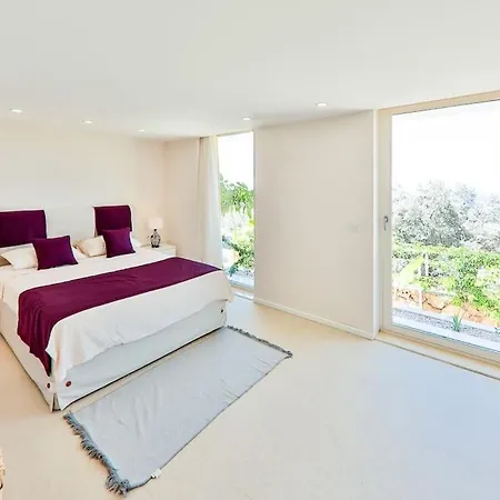 Luxury 2 Bed With Infinity Pool & Sea Views Villa