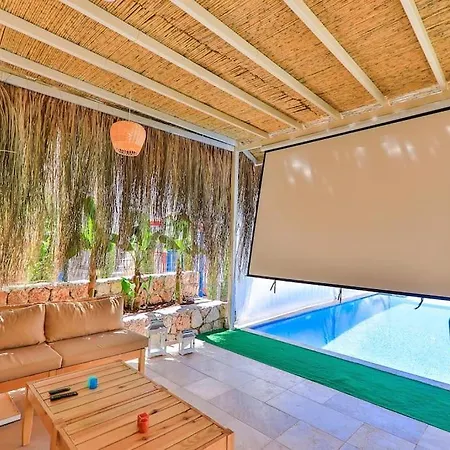 Luxury 2 Bed With Infinity Pool & Sea Views Vilă *